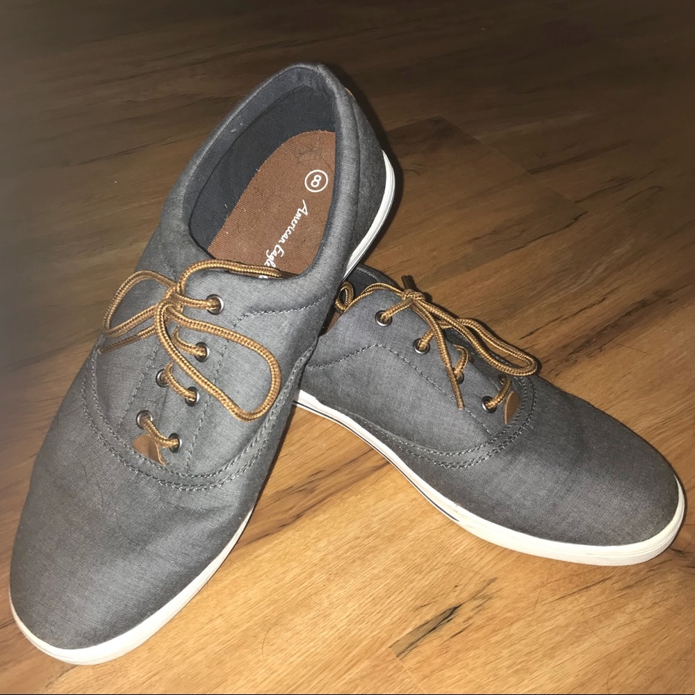 Men’s sneakers (dressy casual- preppy) size 8